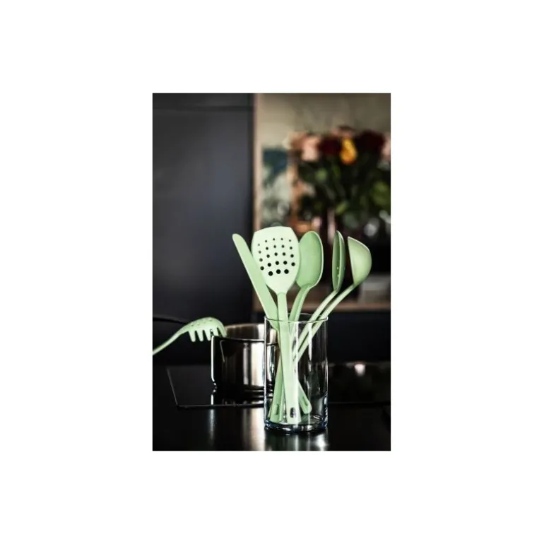 Pelle perforée en polyamide vert pastel